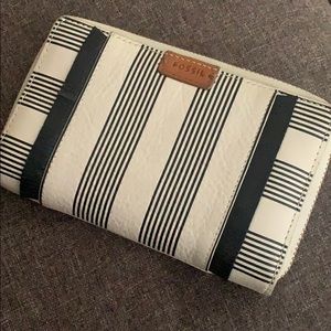 EUC Fossil Leather Wallet with Phone Pocket